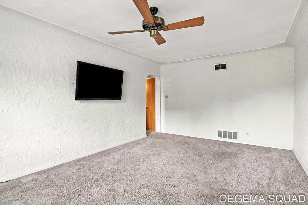 15 E 35th Street Holland, MI 49423