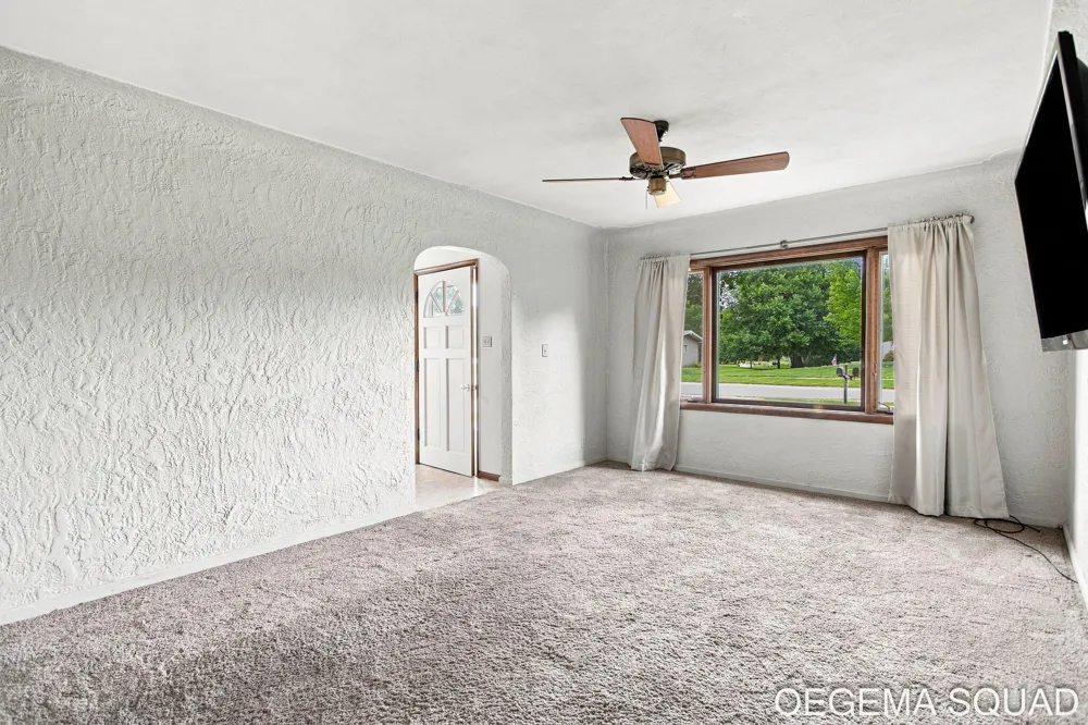 15 E 35th Street Holland, MI 49423