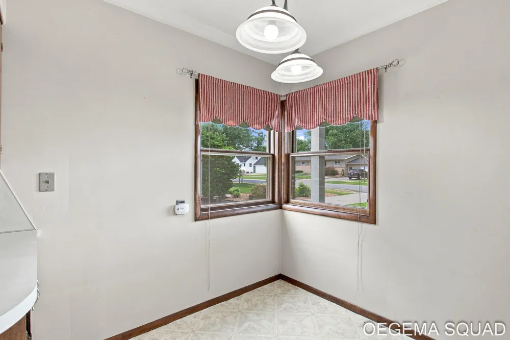 15 E 35th Street Holland, MI 49423
