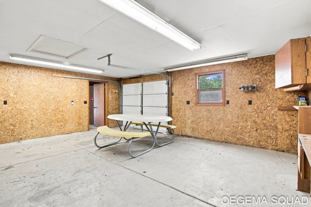 15 E 35th Street Holland, MI 49423