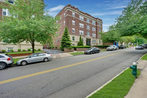 192 Claremont Avenue #26