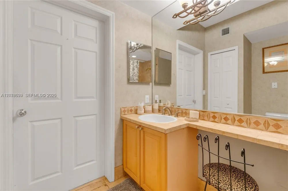 3235 NE 184th St #11103 Aventura, FL 33160
