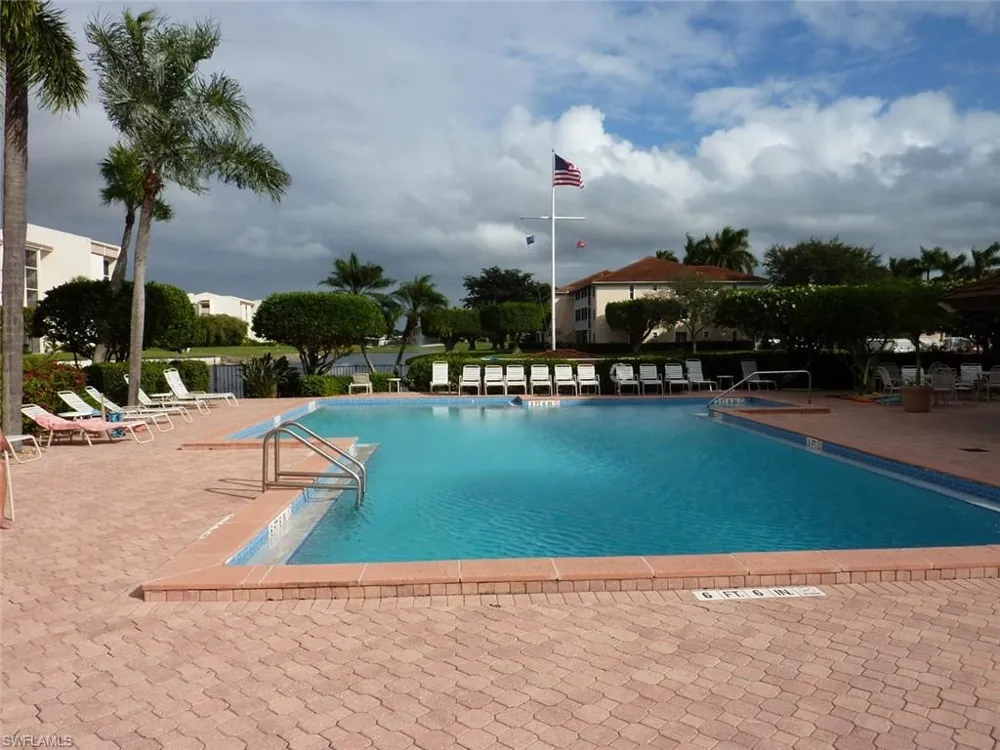 4250 Steamboat BEND #206 Fort Myers, FL 33919