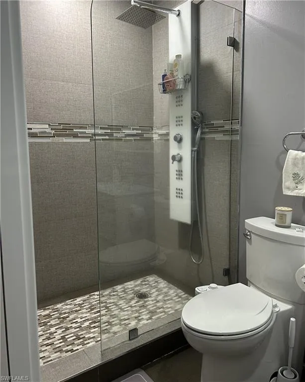 4250 Steamboat BEND #206 Fort Myers, FL 33919
