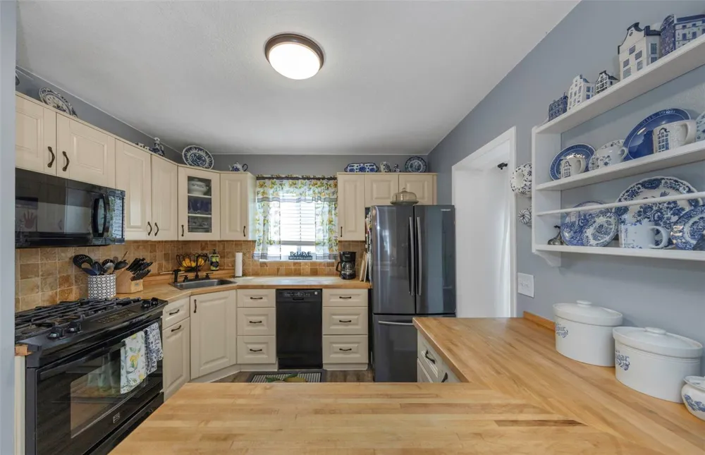 9919 TULIP STREET Pinellas Park, FL 33782