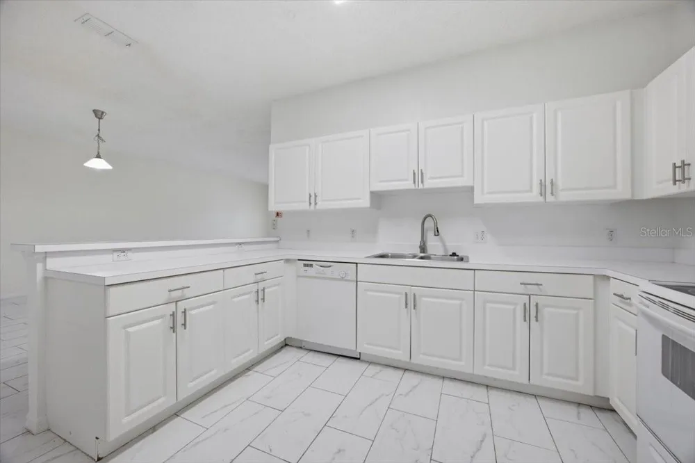 3166 SUN LAKE COURT #B Kissimmee, FL 34747