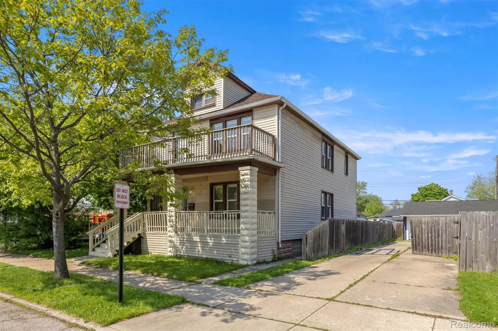 63 Stoner Street River Rouge City, MI 48218