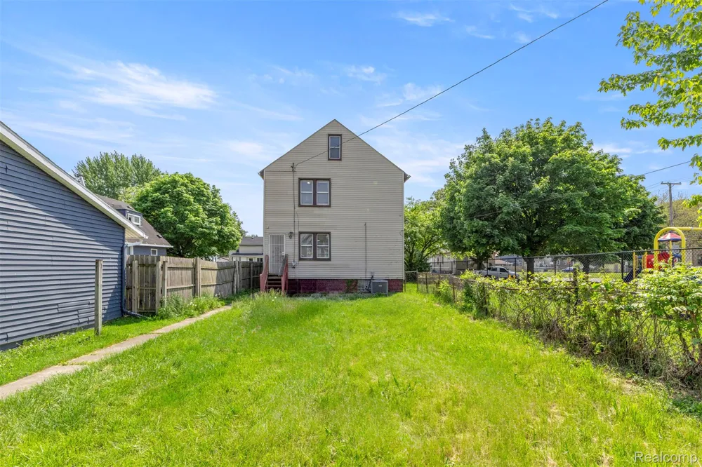63 Stoner Street River Rouge City, MI 48218