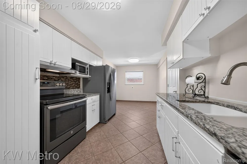 9312 Elaine Court Taylor City, MI 48180