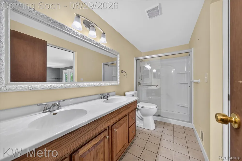 9312 Elaine Court Taylor City, MI 48180