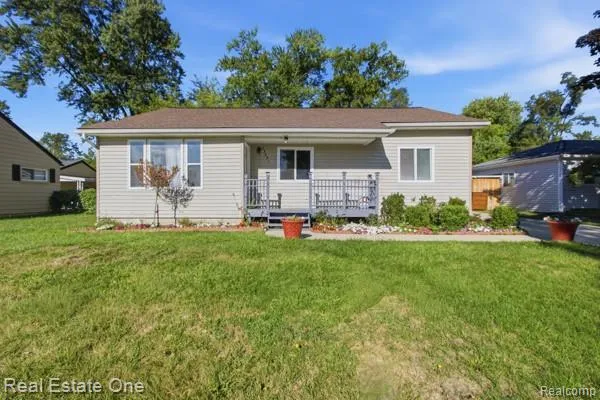 23031 Colgate Street Farmington Hills City, MI 48336