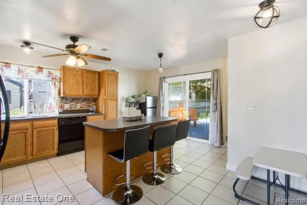 23031 Colgate Street Farmington Hills City, MI 48336