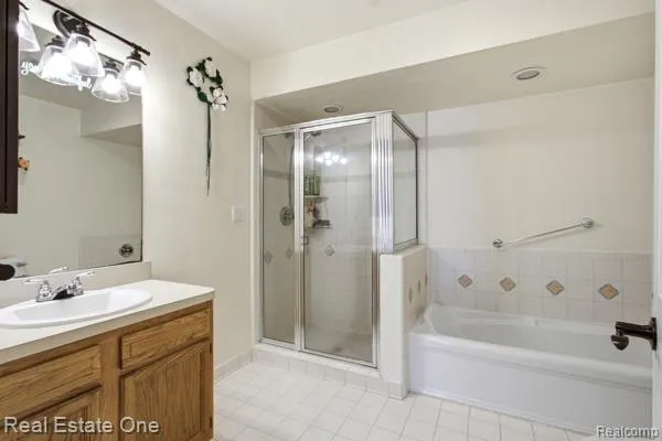 23031 Colgate Street Farmington Hills City, MI 48336
