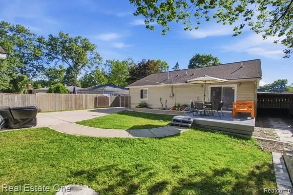23031 Colgate Street Farmington Hills City, MI 48336