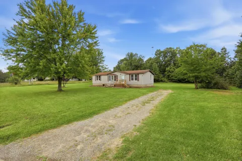 9949 10 Mile Road NE