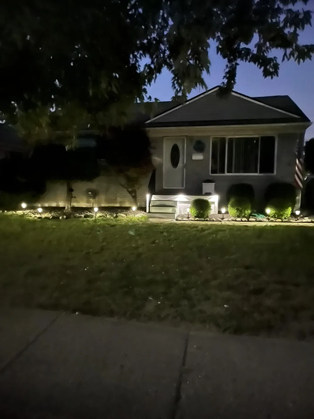 24252 Johnston Avenue Eastpointe City, MI 48021