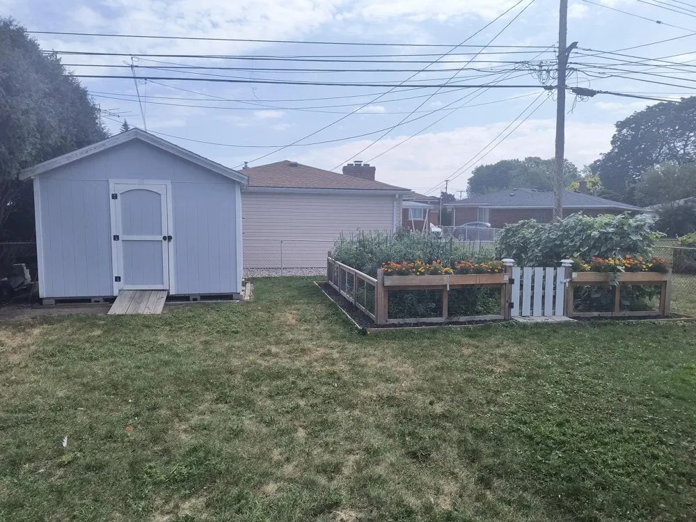 24252 Johnston Avenue Eastpointe City, MI 48021