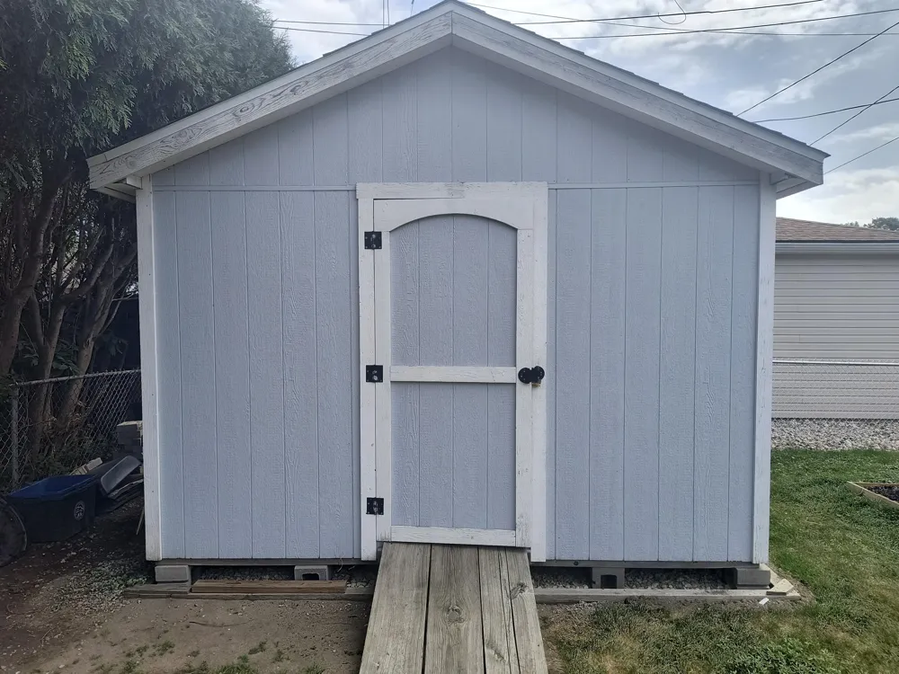 24252 Johnston Avenue Eastpointe City, MI 48021