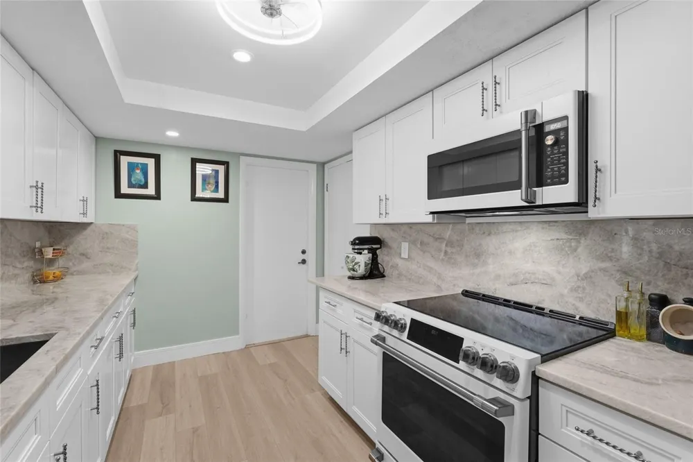 3274 SAVAGE ROAD Sarasota, FL 34231