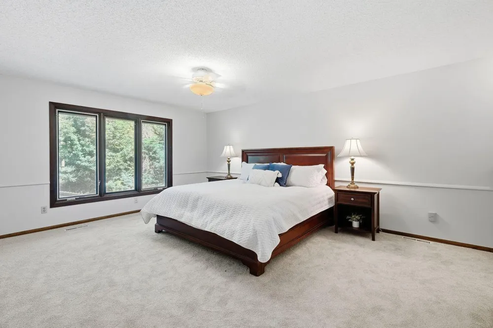 7885 Lower 139th Court Apple Valley, MN 55124
