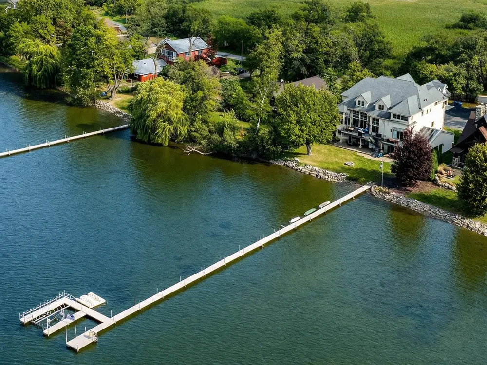 22620 Hayward Avenue Forest Lake, MN 55025