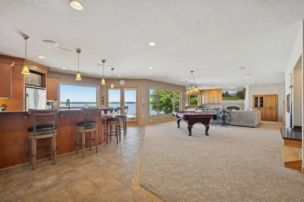22620 Hayward Avenue Forest Lake, MN 55025