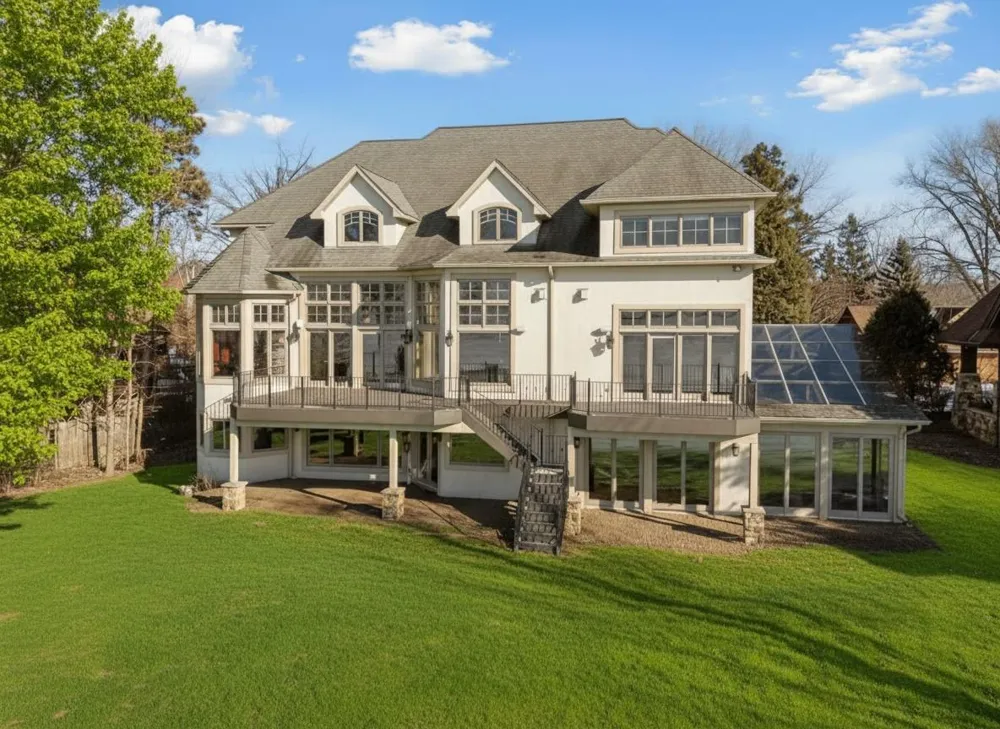 22620 Hayward Avenue Forest Lake, MN 55025