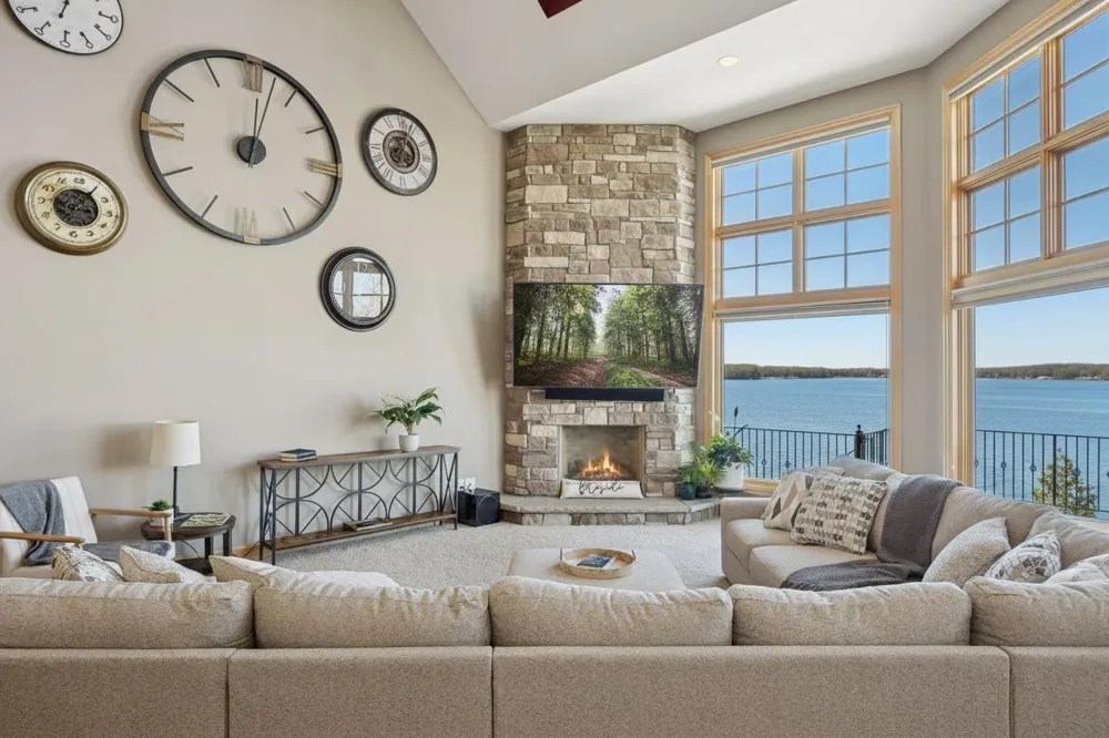22620 Hayward Avenue Forest Lake, MN 55025