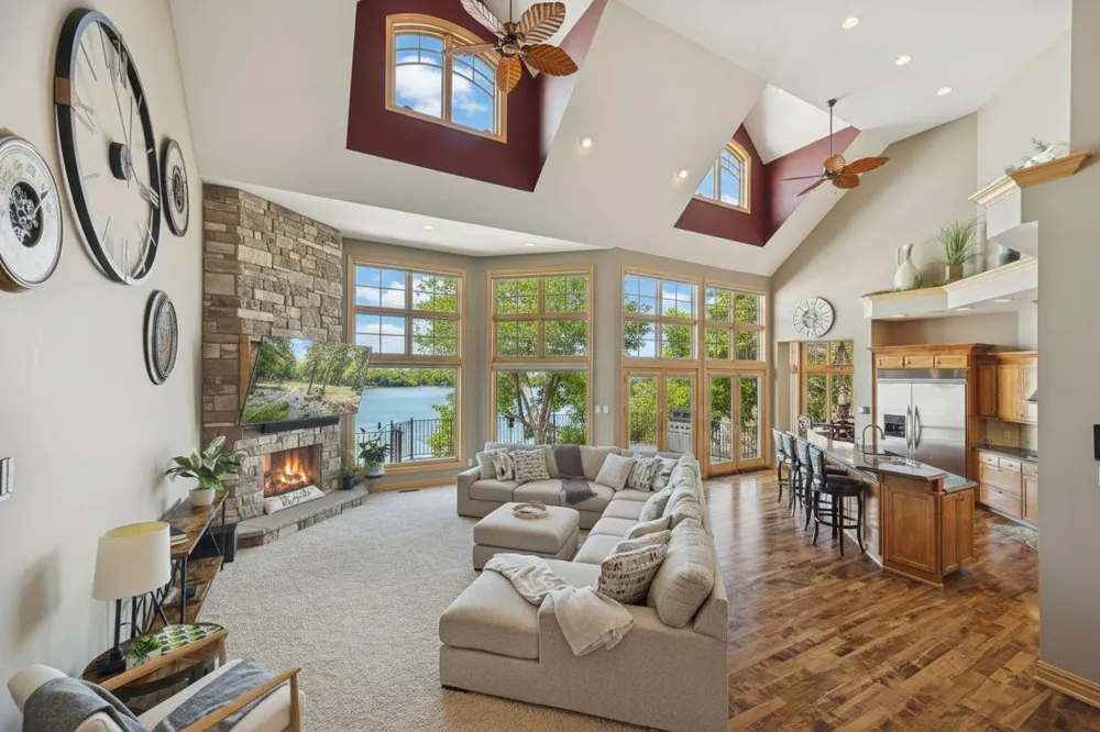 22620 Hayward Avenue Forest Lake, MN 55025