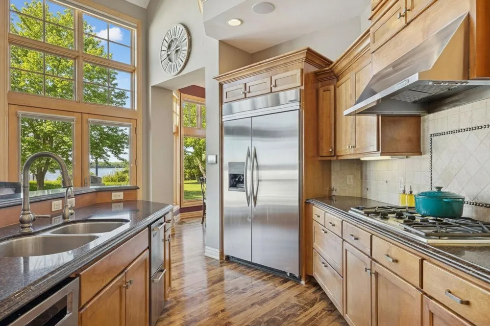 22620 Hayward Avenue Forest Lake, MN 55025