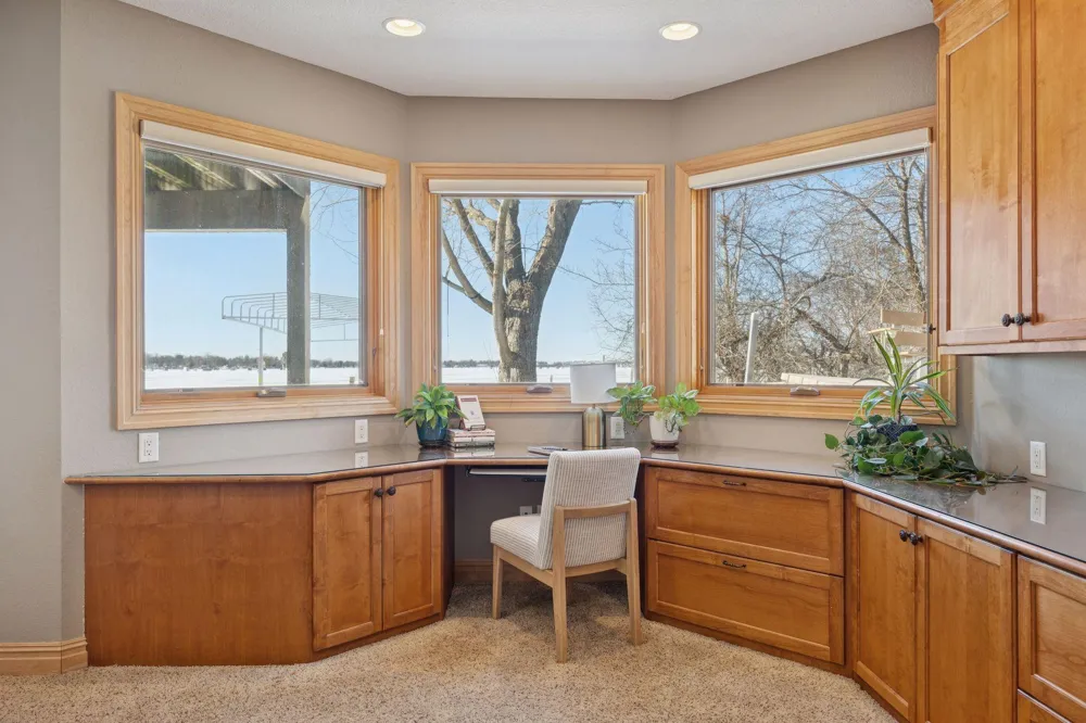22620 Hayward Avenue Forest Lake, MN 55025