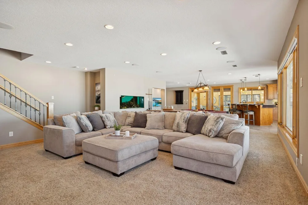 22620 Hayward Avenue Forest Lake, MN 55025