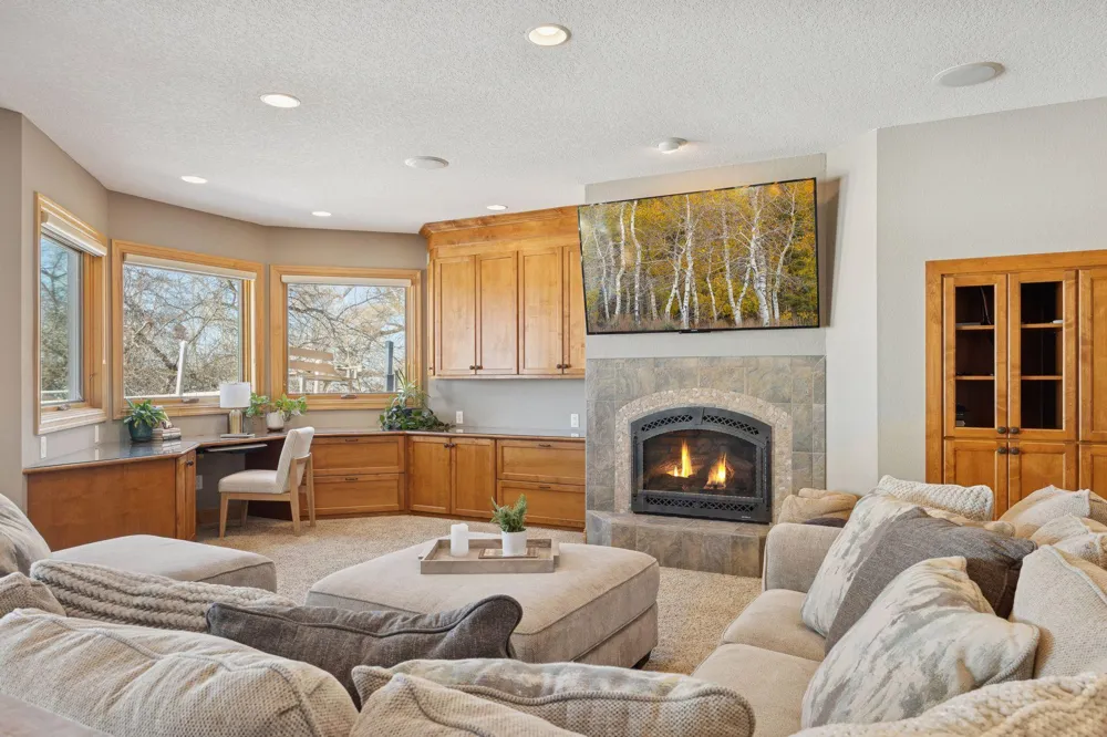 22620 Hayward Avenue Forest Lake, MN 55025