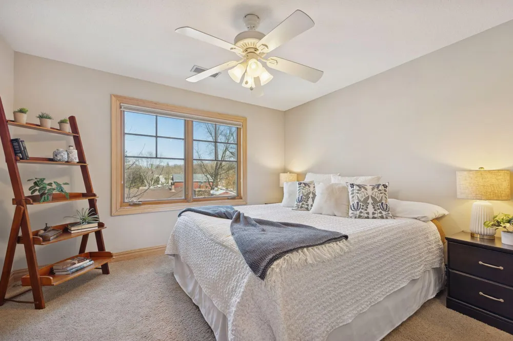 22620 Hayward Avenue Forest Lake, MN 55025