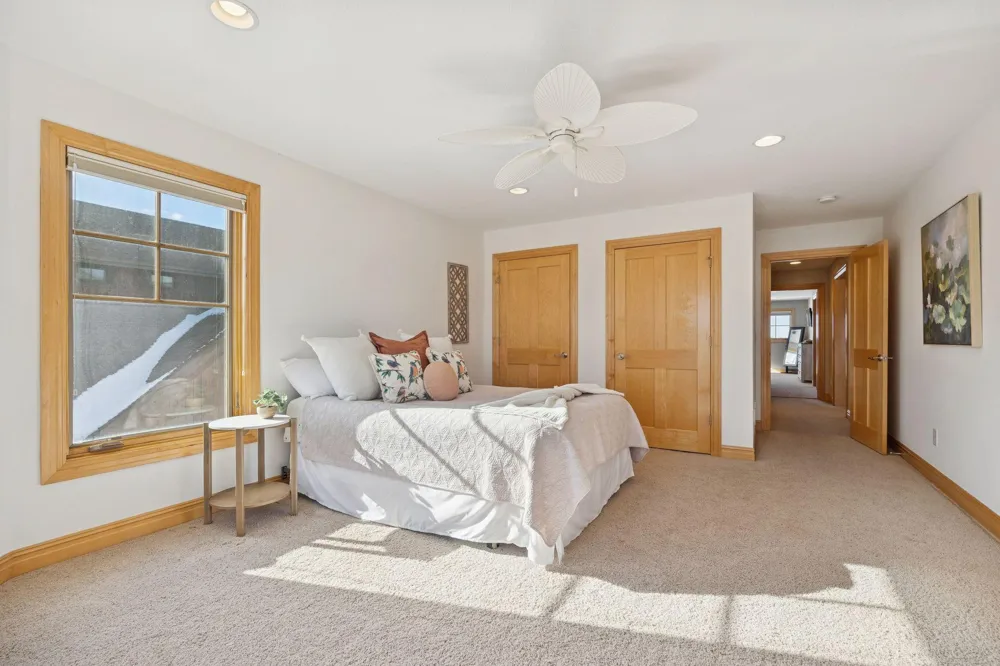 22620 Hayward Avenue Forest Lake, MN 55025