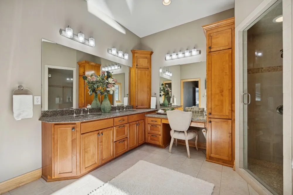22620 Hayward Avenue Forest Lake, MN 55025