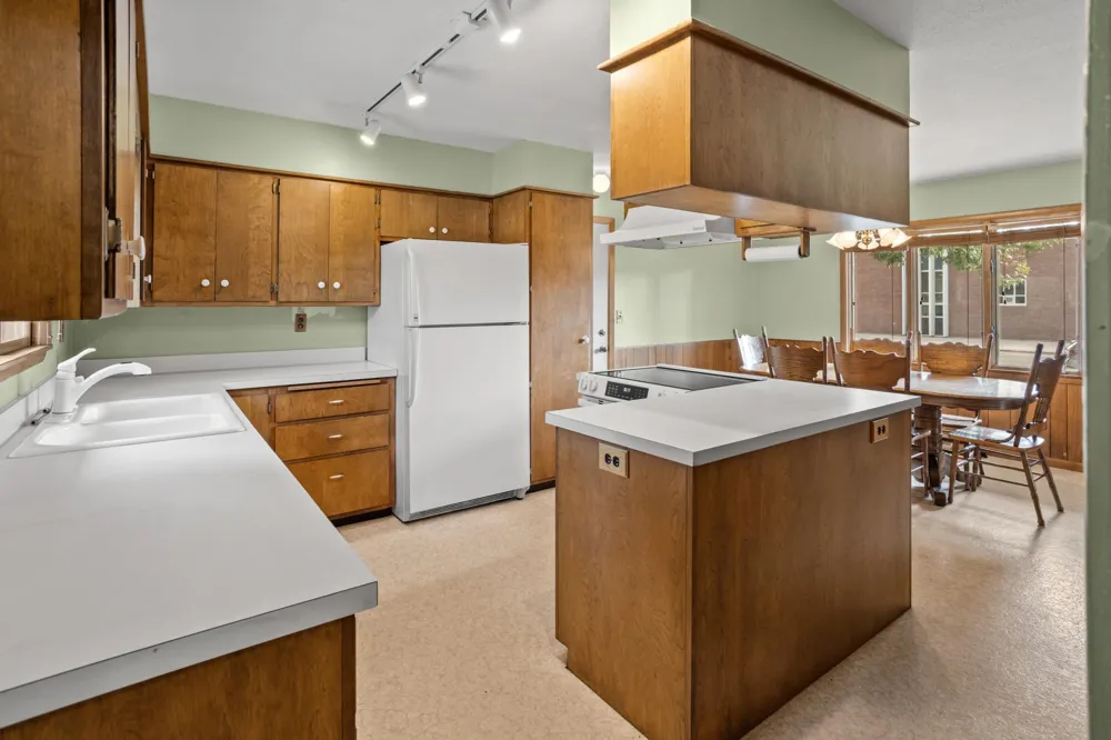 2503 14th Street S Moorhead, MN 56560