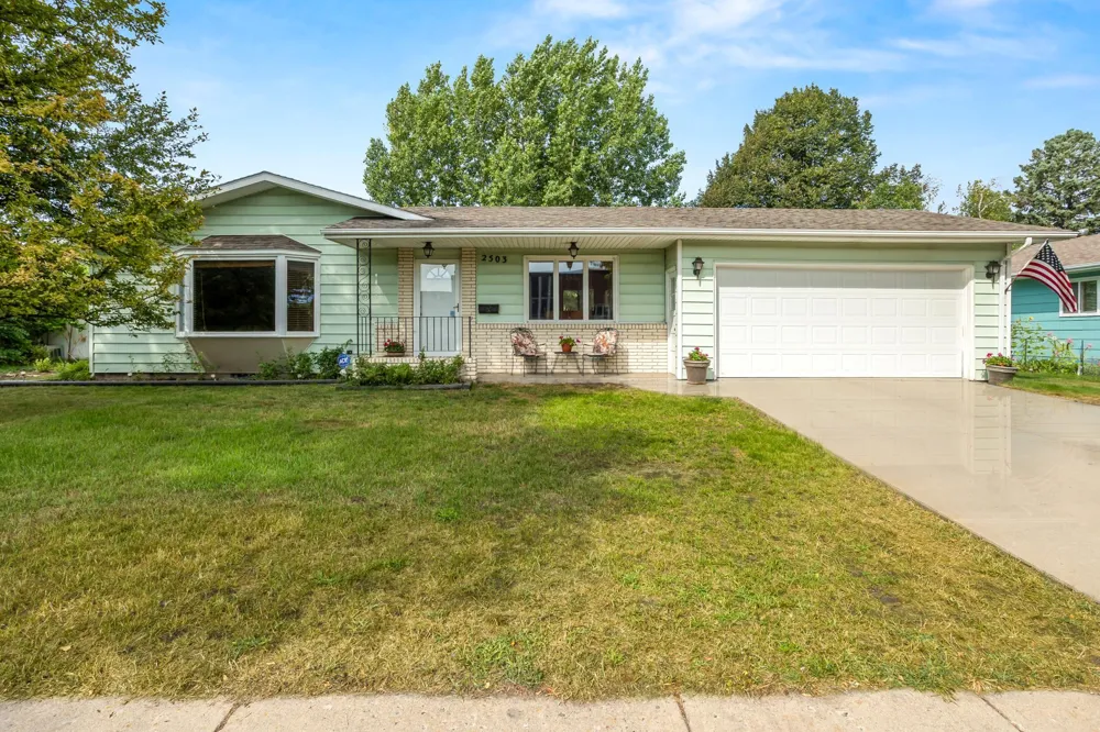 2503 14th Street S Moorhead, MN 56560