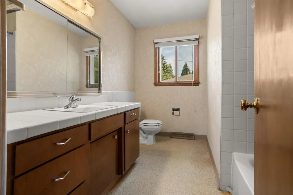 2503 14th Street S Moorhead, MN 56560