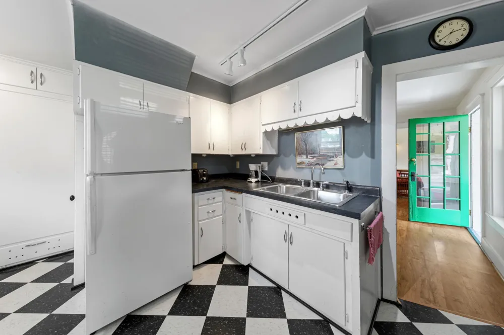 122 W School Street Owatonna, MN 55060