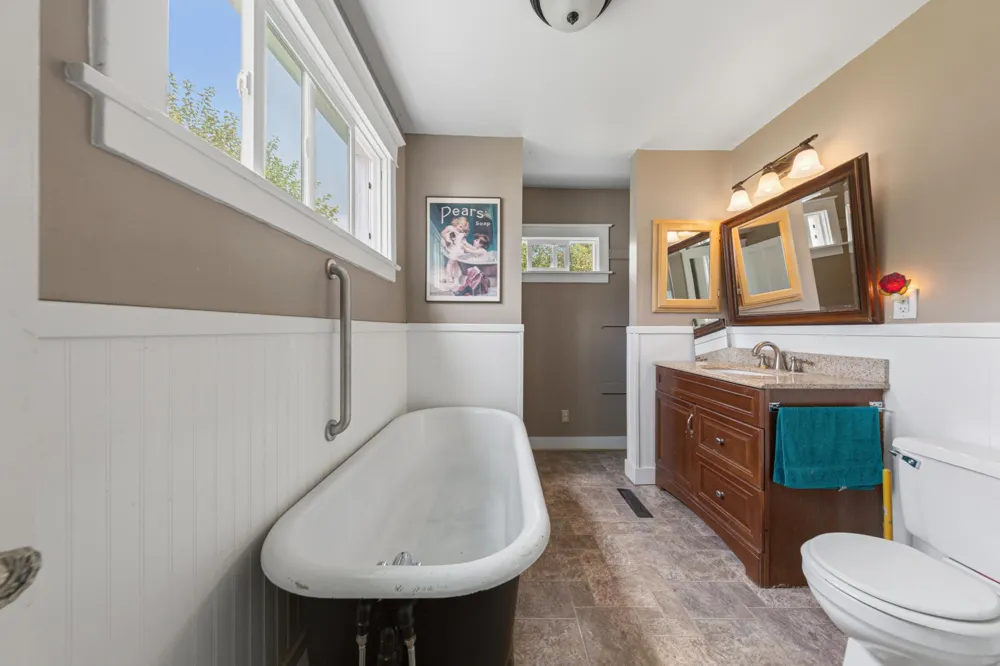 122 W School Street Owatonna, MN 55060