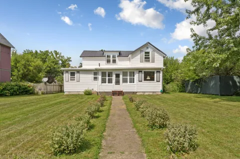 122 W School Street