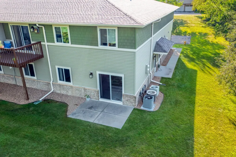 14020 44th Place #2 Plymouth, MN 55446