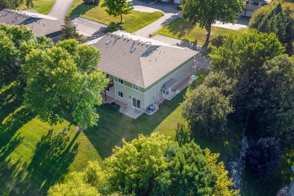 14020 44th Place #2 Plymouth, MN 55446