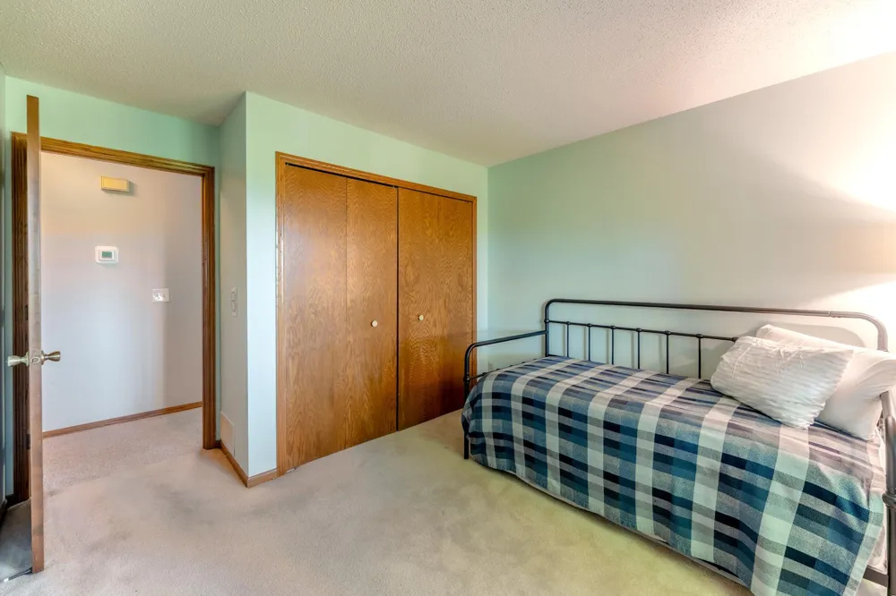 14020 44th Place #2 Plymouth, MN 55446