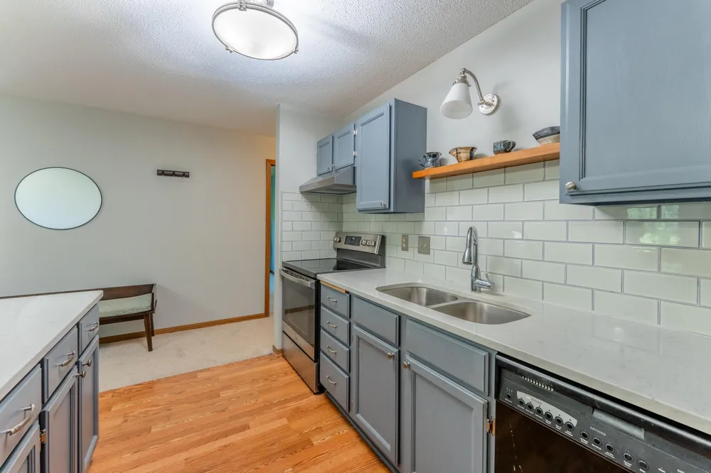 14020 44th Place #2 Plymouth, MN 55446