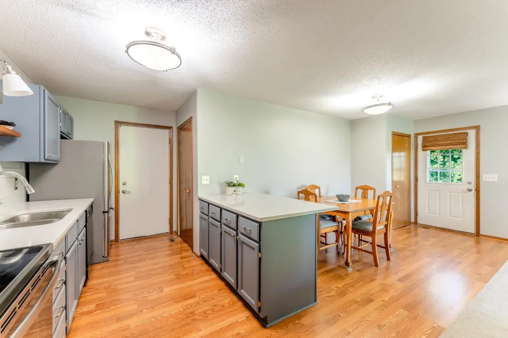 14020 44th Place #2 Plymouth, MN 55446