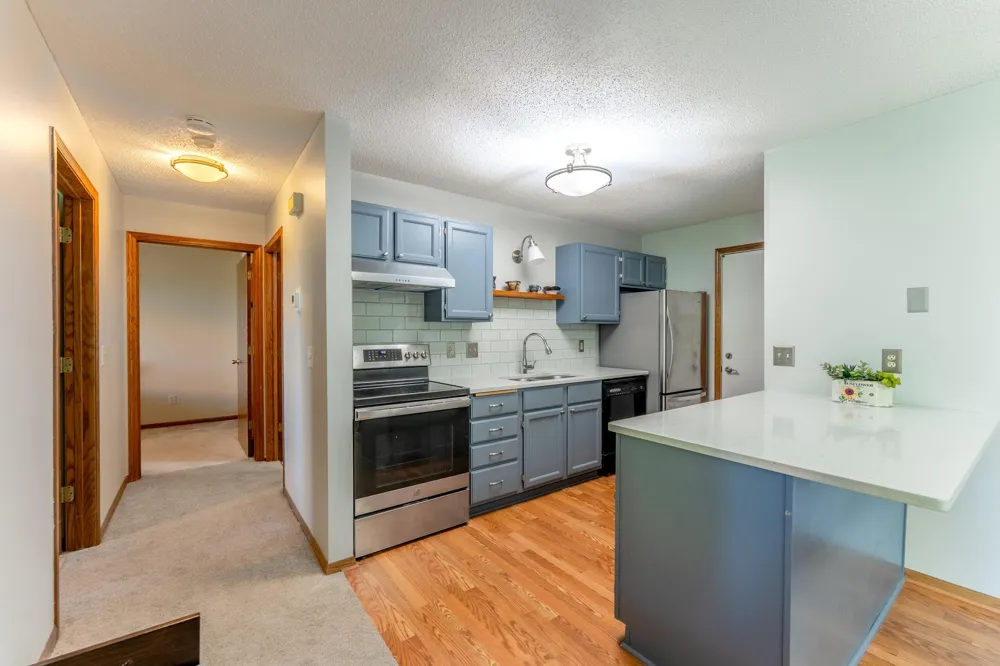14020 44th Place #2 Plymouth, MN 55446