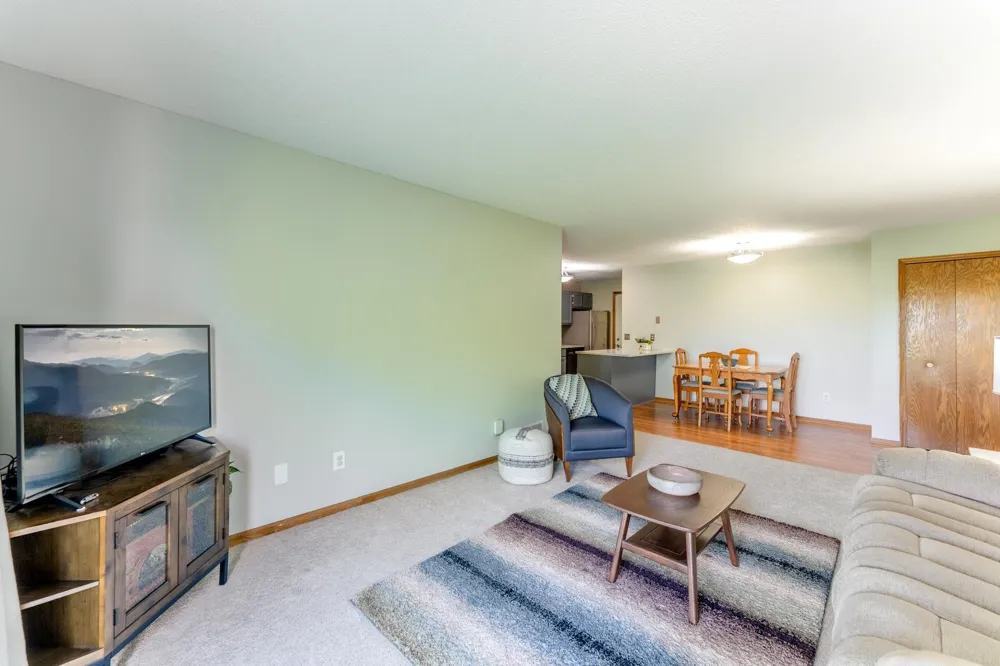 14020 44th Place #2 Plymouth, MN 55446