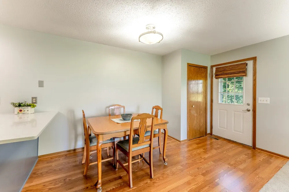 14020 44th Place #2 Plymouth, MN 55446
